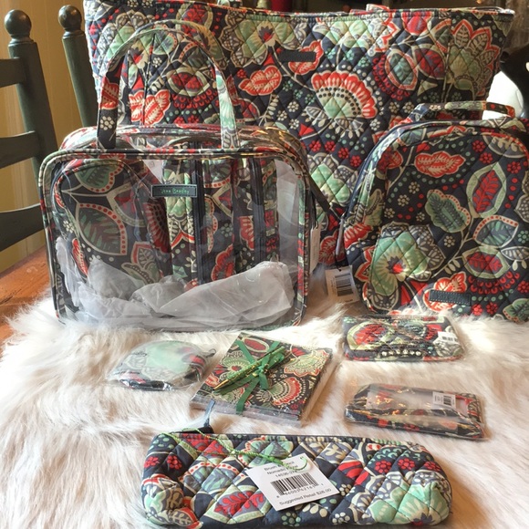 Vera Bradley Handbags - Vera Bradley • 8 piece travel set • NWT